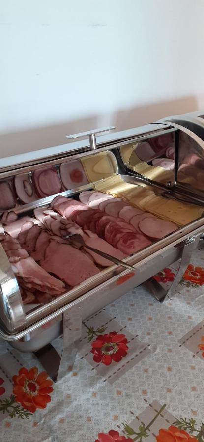 Pokoje Goscinne Frik Jantar Exteriör bild
